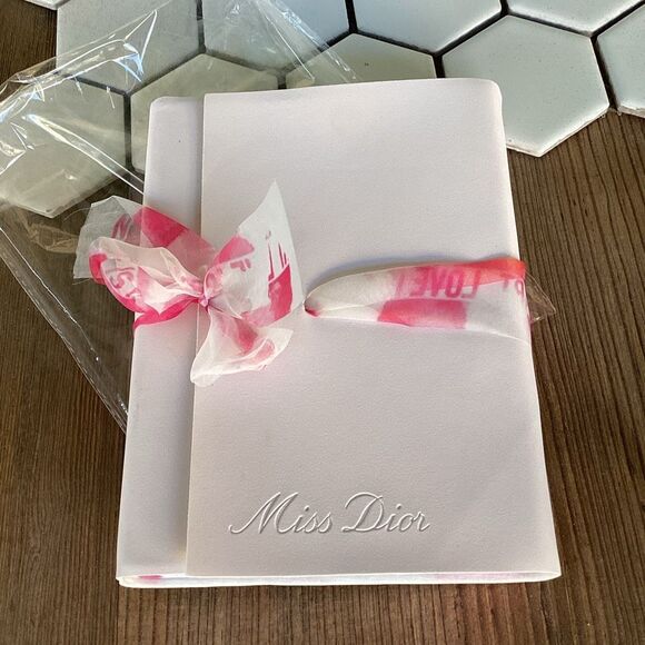 Christian Dior Miss Dior Pink Flower Notebook New - Picture 1 of 3
